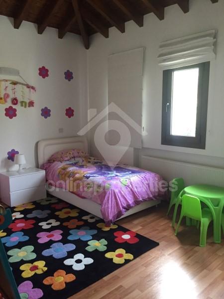 To change image, hover mouse over thumbnails below