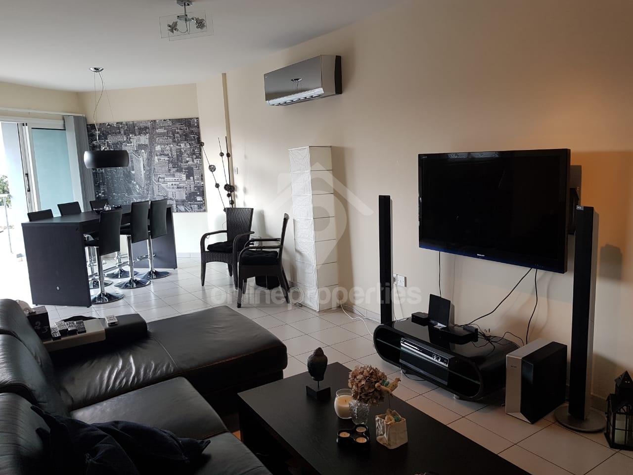 To change image, hover mouse over thumbnails below