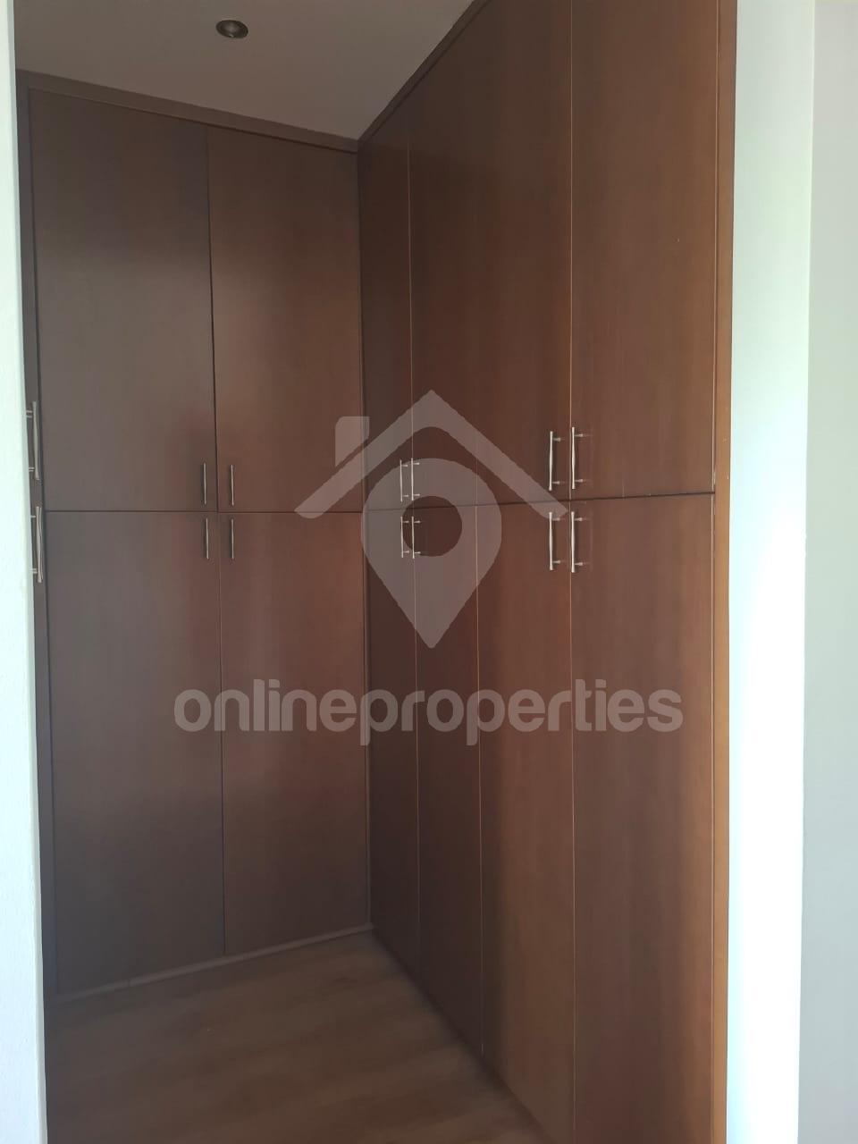 To change image, hover mouse over thumbnails below