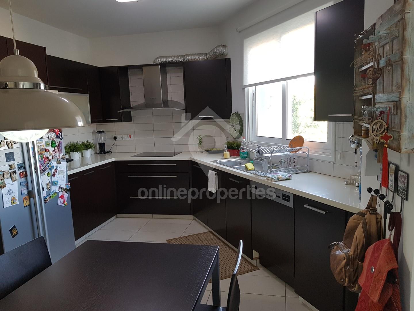 To change image, hover mouse over thumbnails below