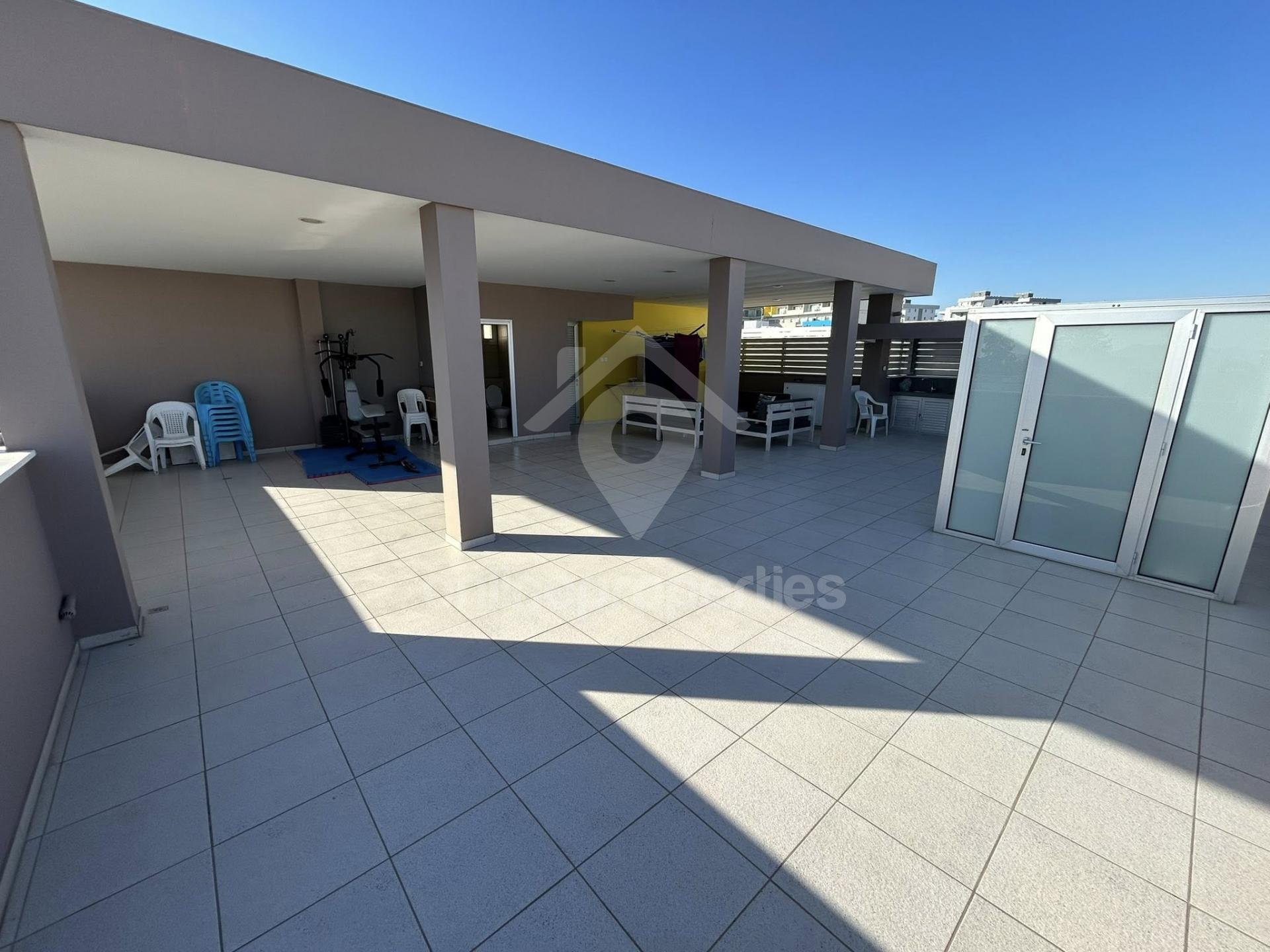 To change image, hover mouse over thumbnails below