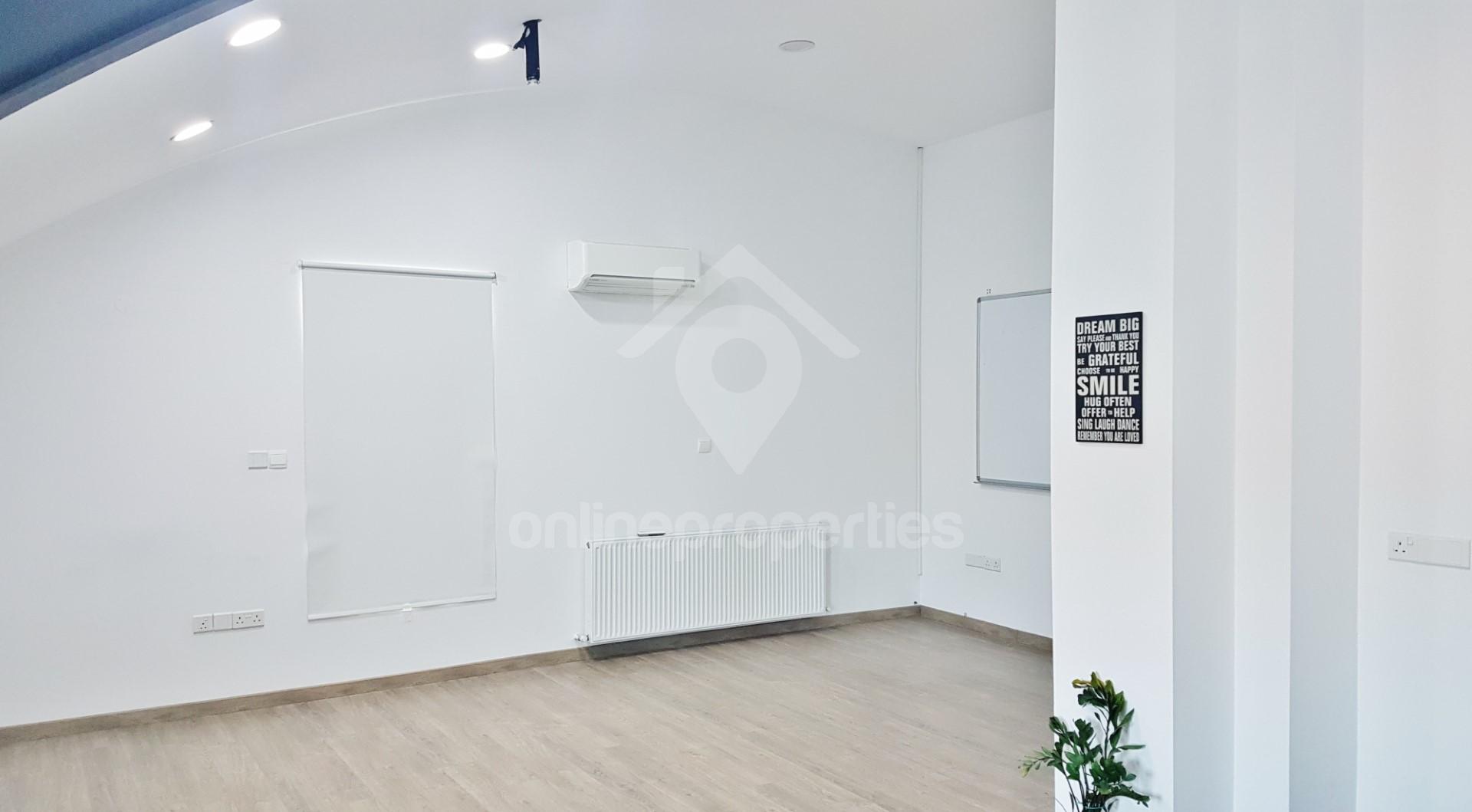 To change image, hover mouse over thumbnails below