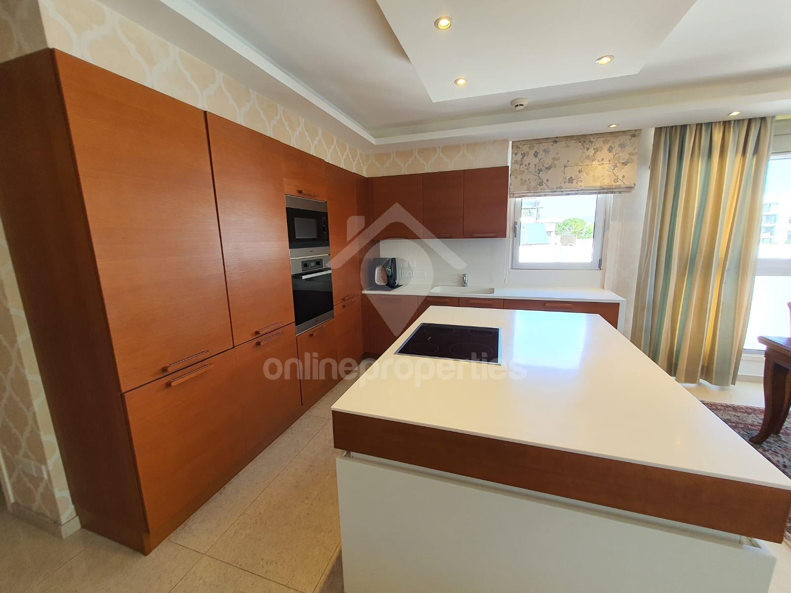 To change image, hover mouse over thumbnails below