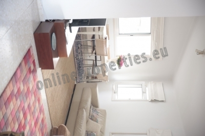 To change image, hover mouse over thumbnails below