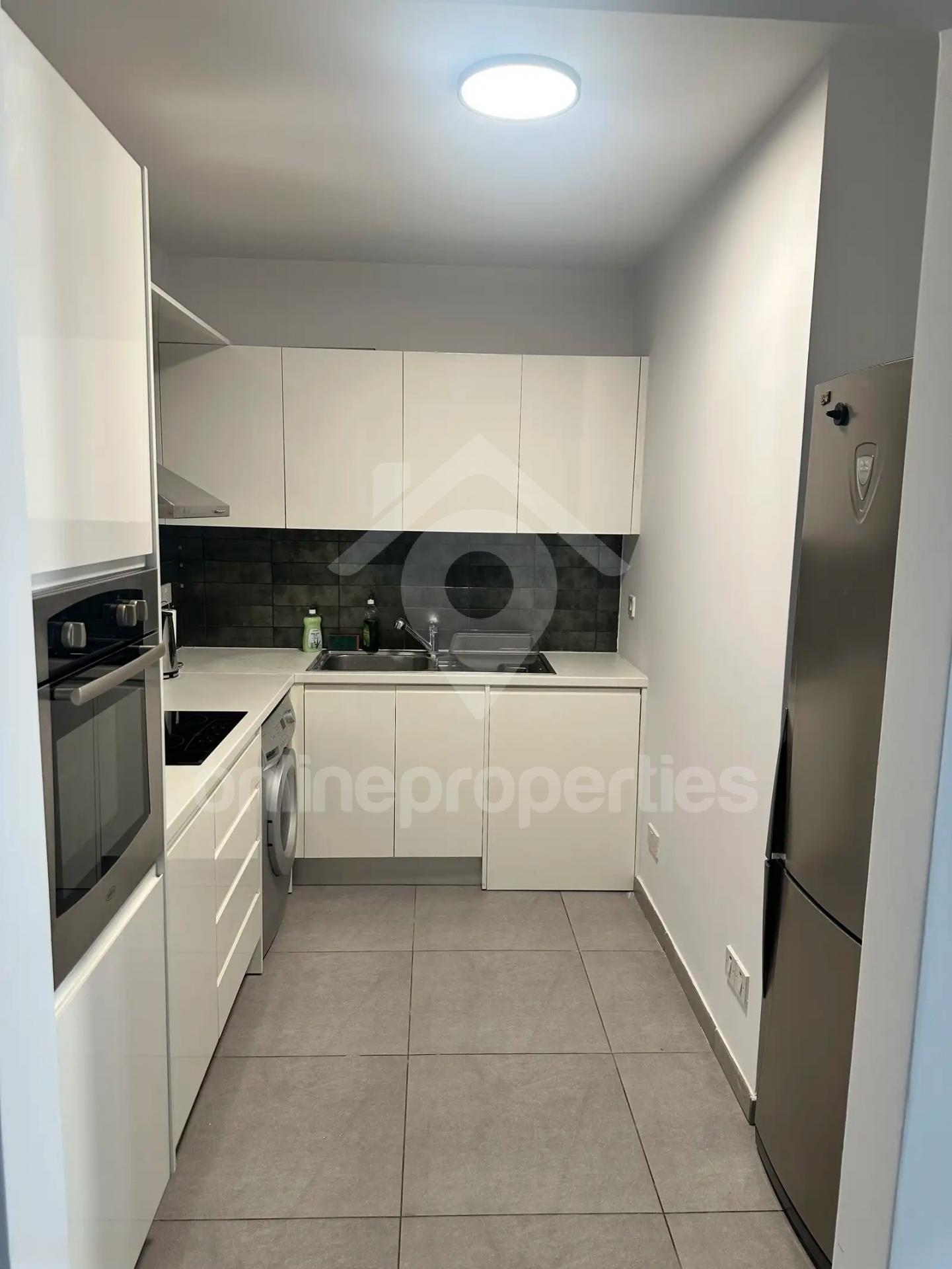 To change image, hover mouse over thumbnails below