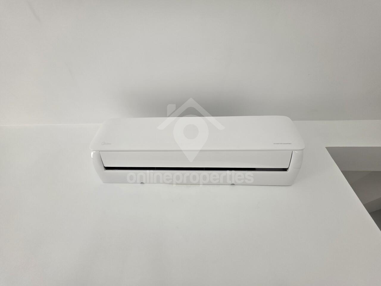 To change image, hover mouse over thumbnails below