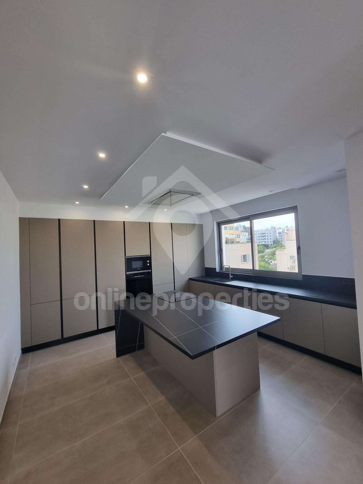 To change image, hover mouse over thumbnails below