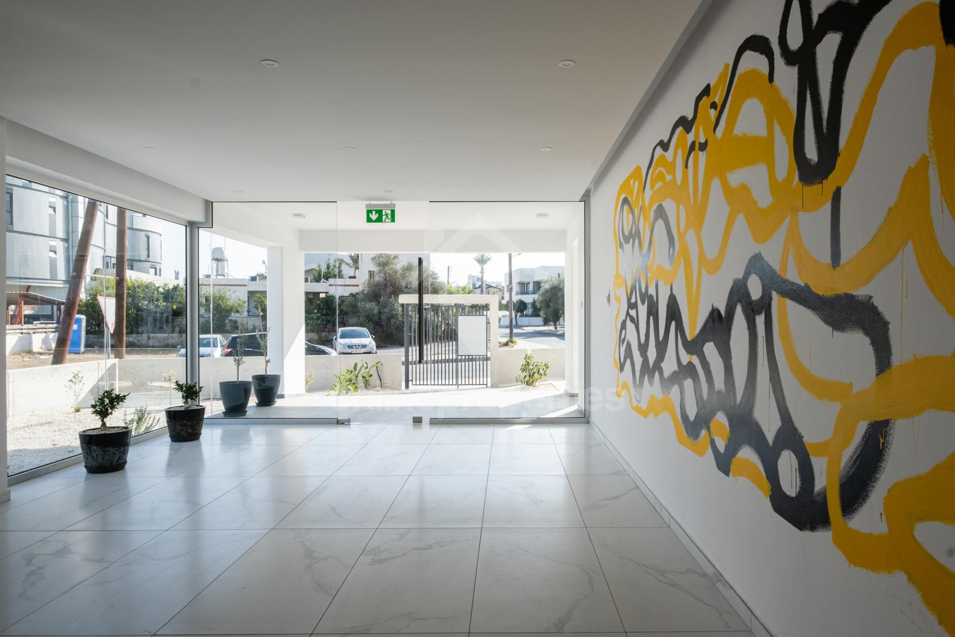 To change image, hover mouse over thumbnails below