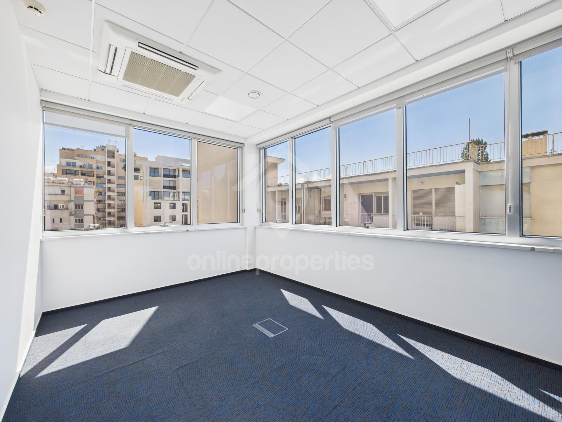 To change image, hover mouse over thumbnails below