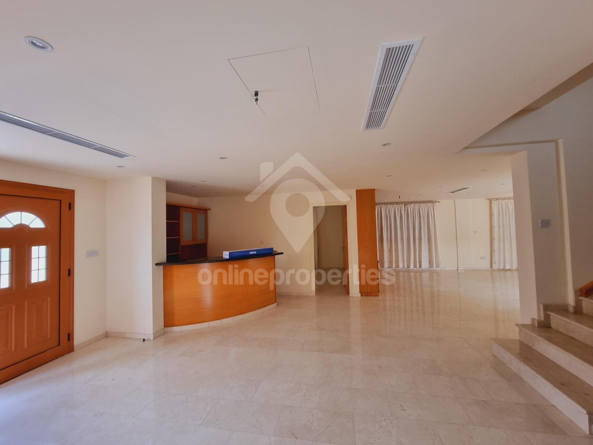 To change image, hover mouse over thumbnails below