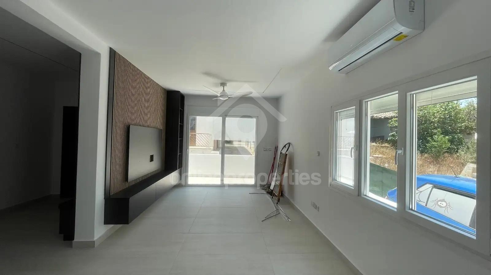 To change image, hover mouse over thumbnails below