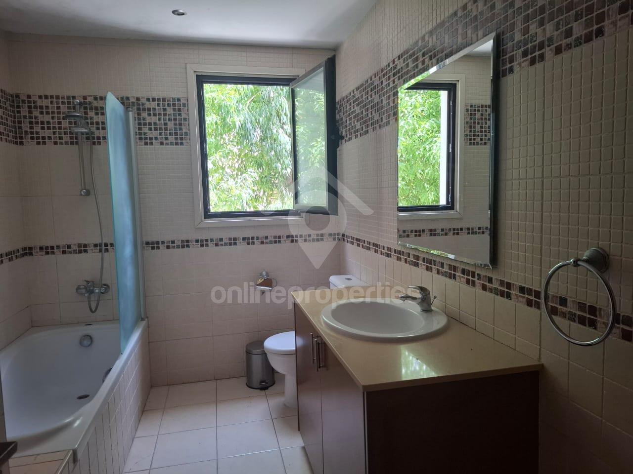 To change image, hover mouse over thumbnails below