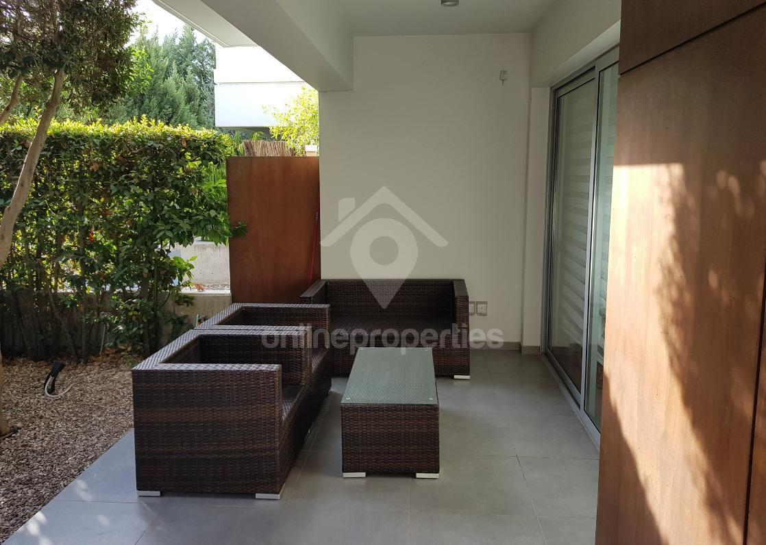 To change image, hover mouse over thumbnails below