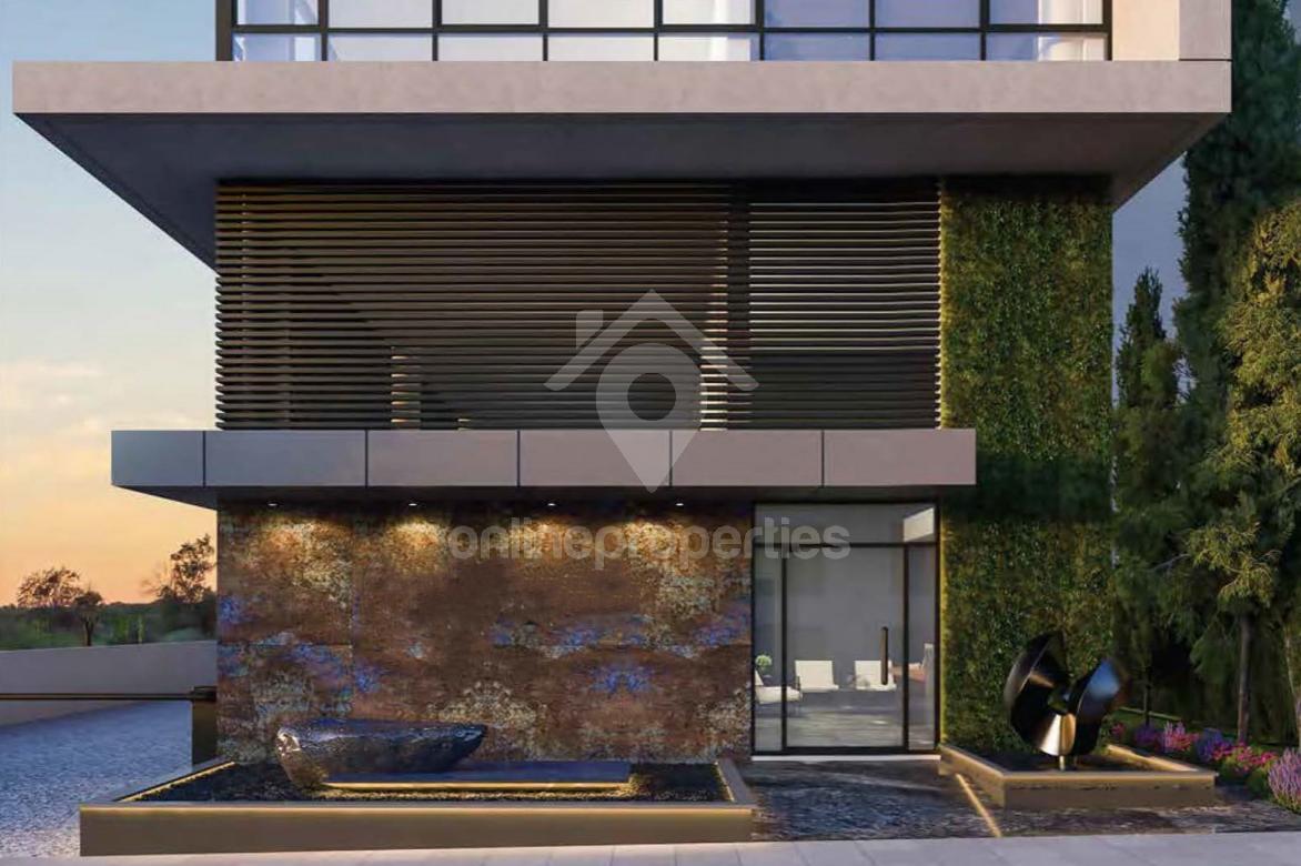 To change image, hover mouse over thumbnails below