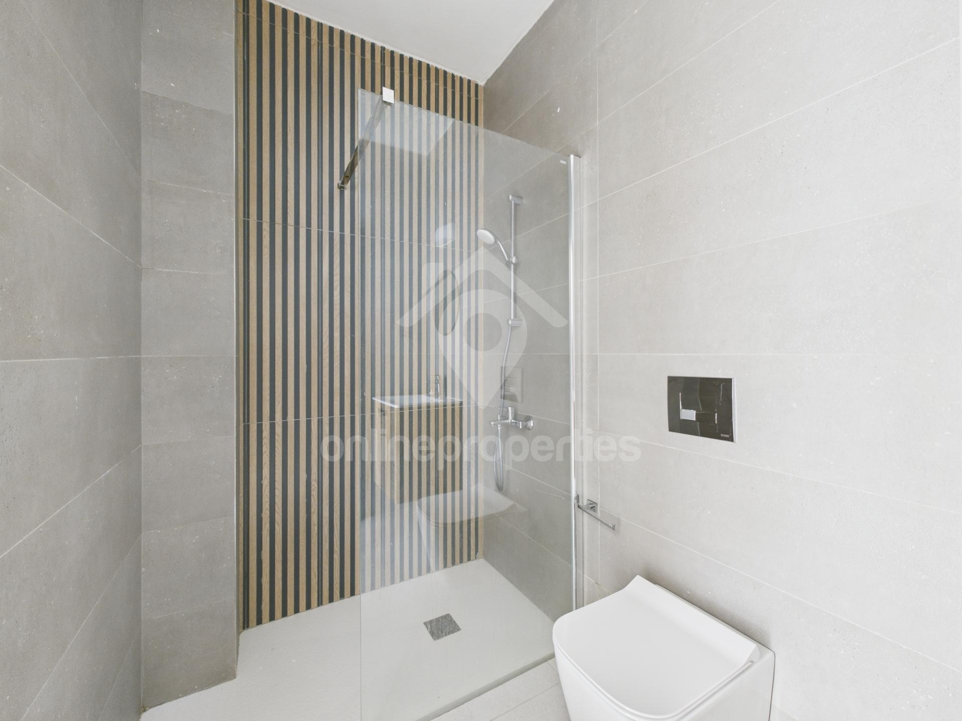 To change image, hover mouse over thumbnails below