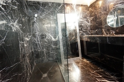 To change image, hover mouse over thumbnails below