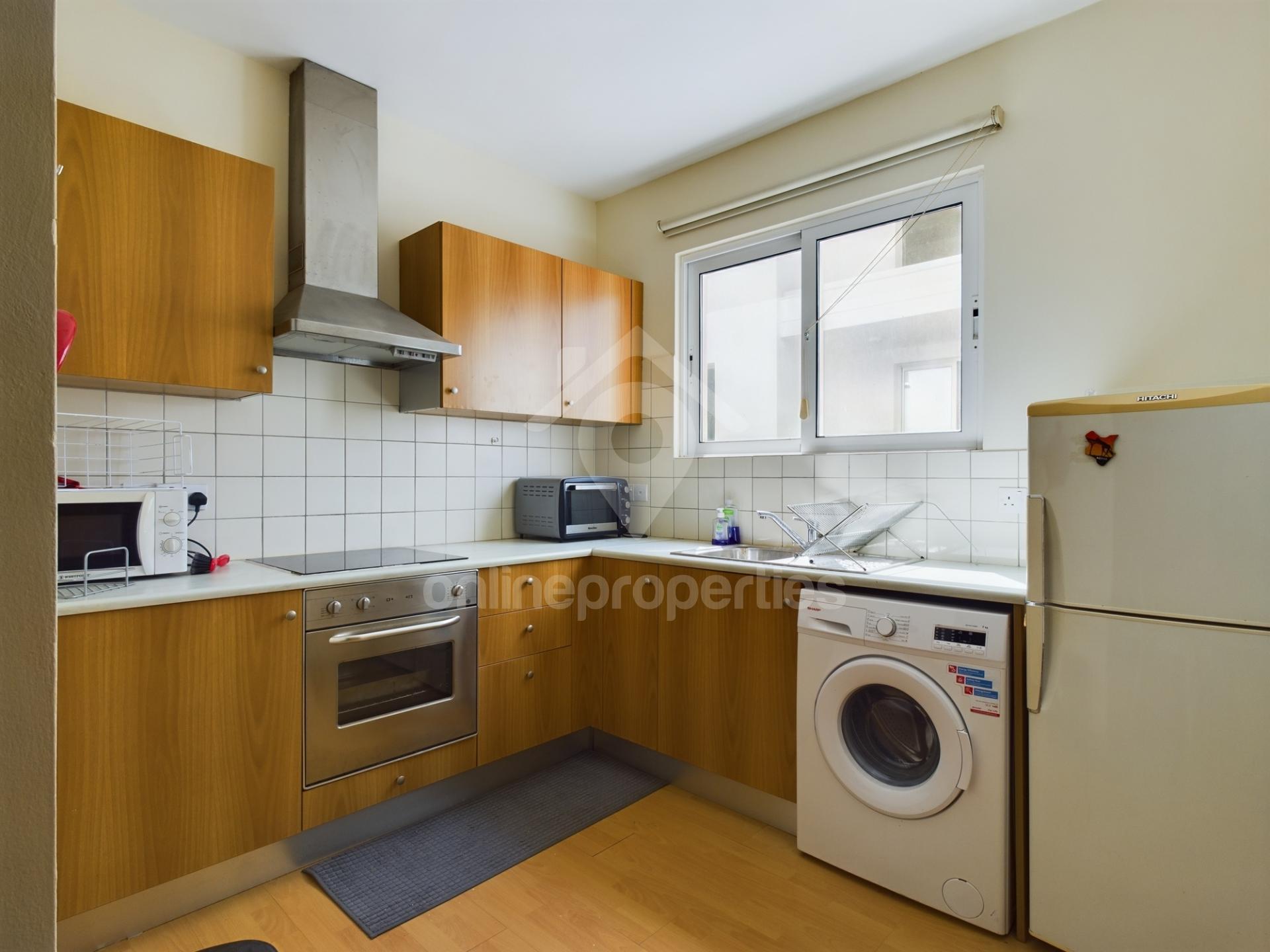 To change image, hover mouse over thumbnails below