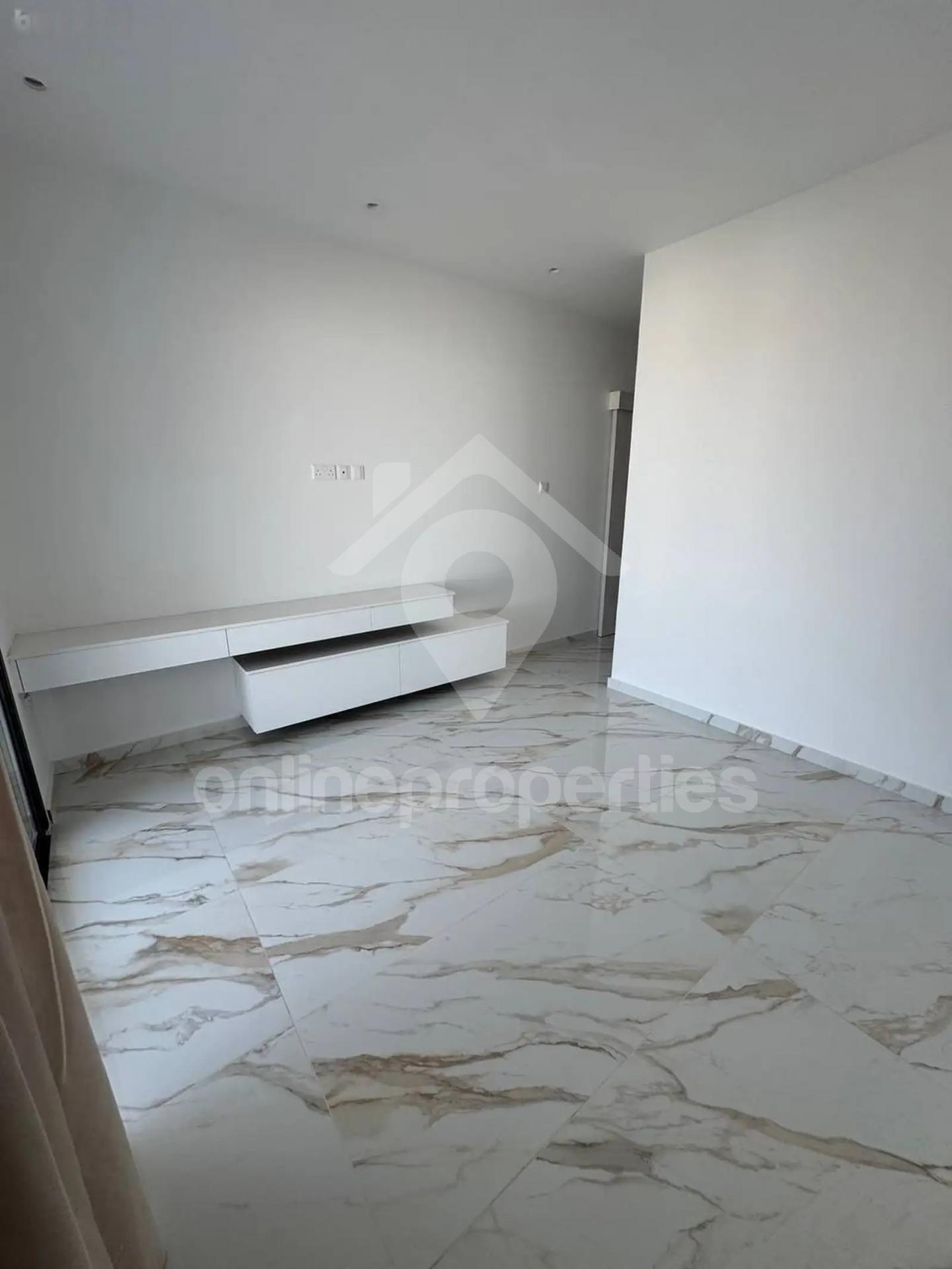 To change image, hover mouse over thumbnails below