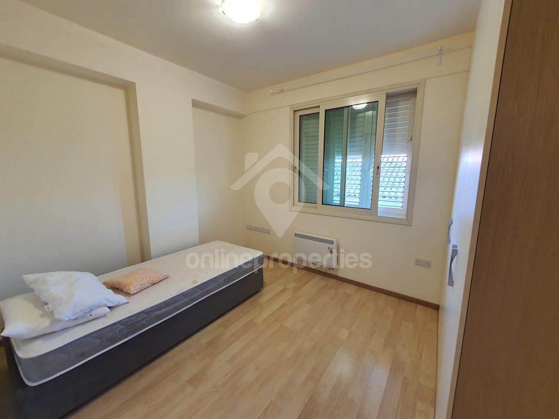 To change image, hover mouse over thumbnails below