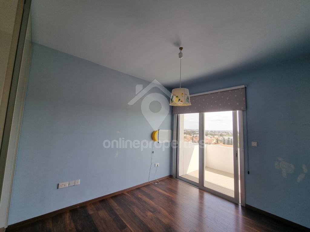 To change image, hover mouse over thumbnails below