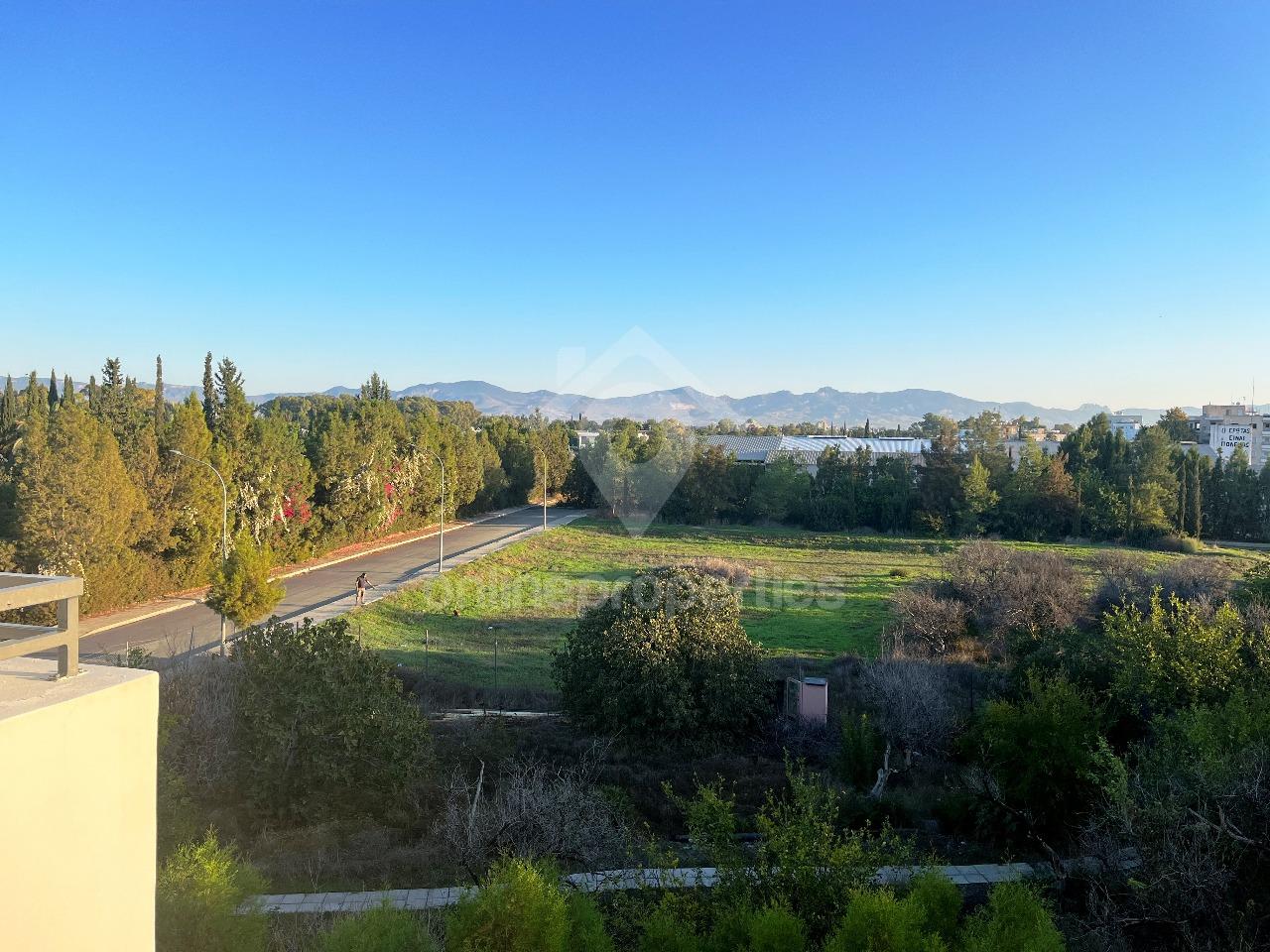 To change image, hover mouse over thumbnails below