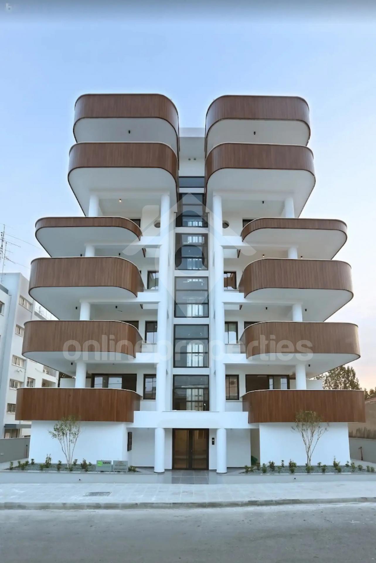 To change image, hover mouse over thumbnails below