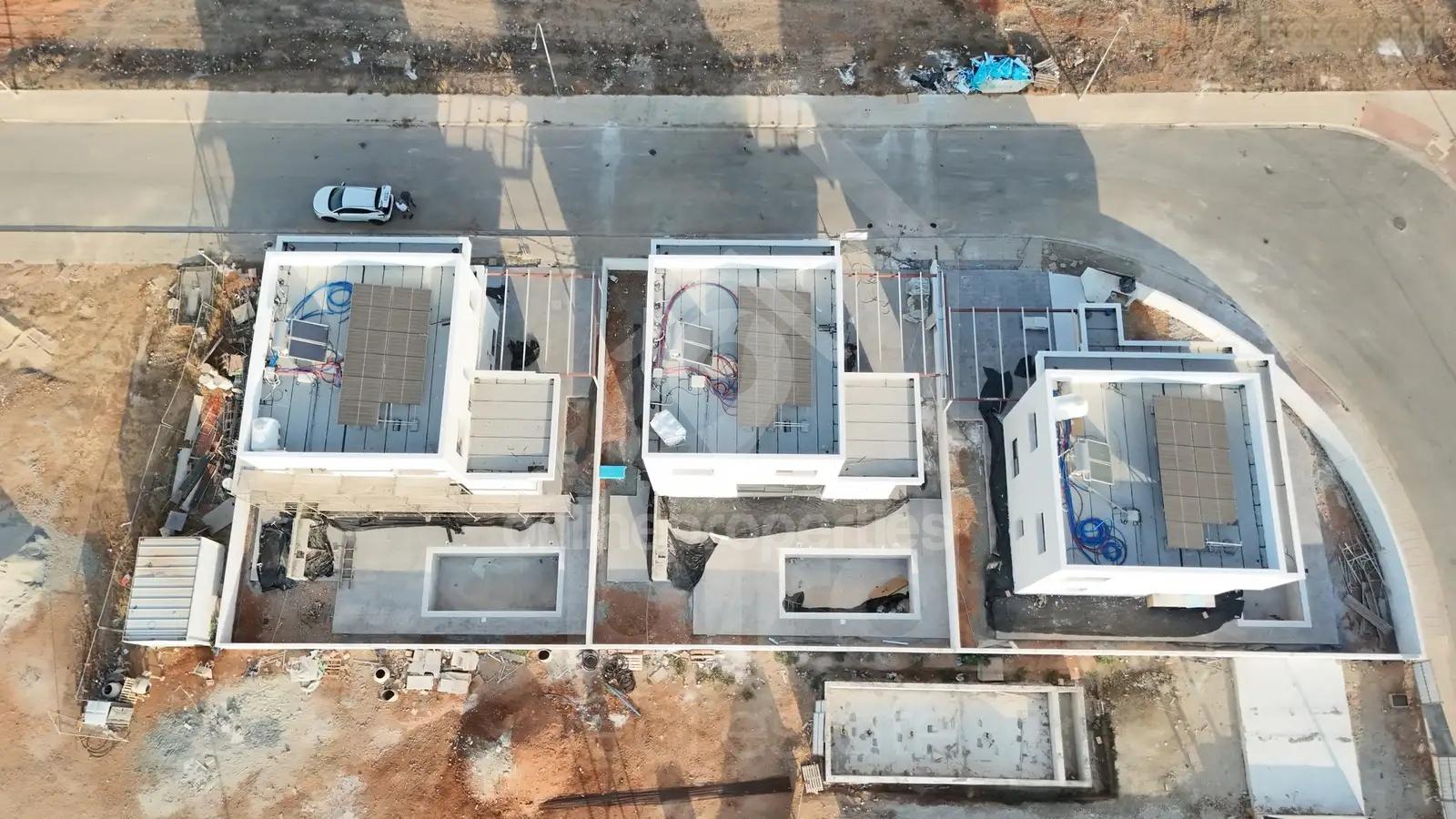 To change image, hover mouse over thumbnails below