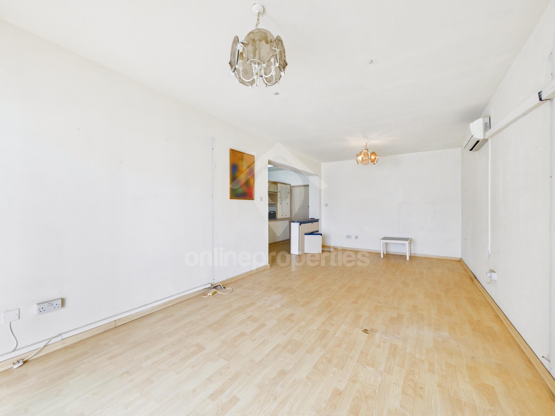 To change image, hover mouse over thumbnails below