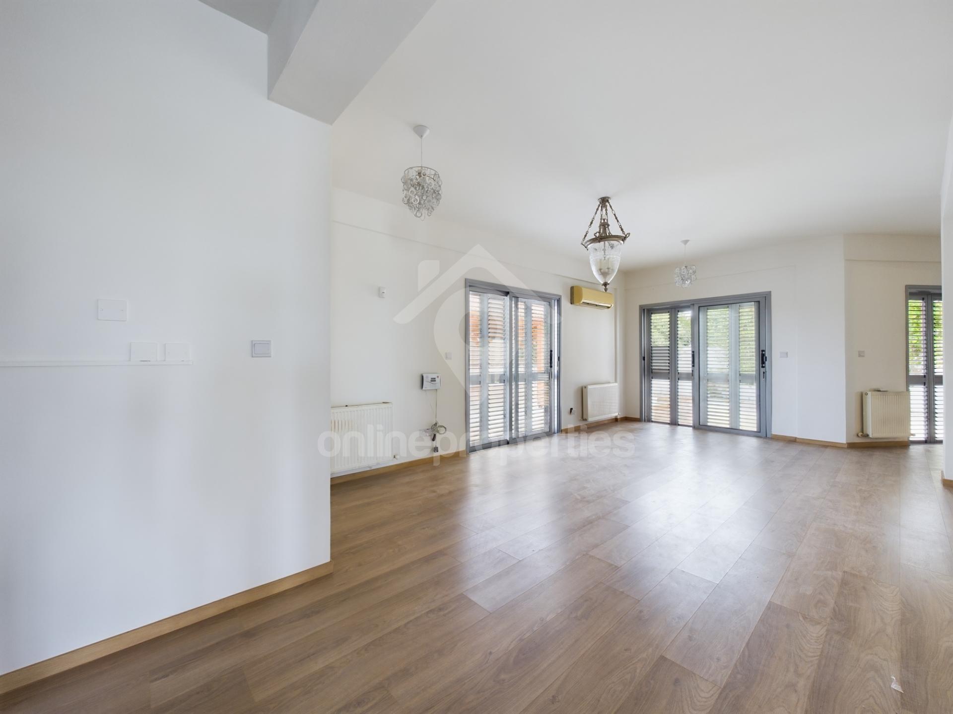 To change image, hover mouse over thumbnails below