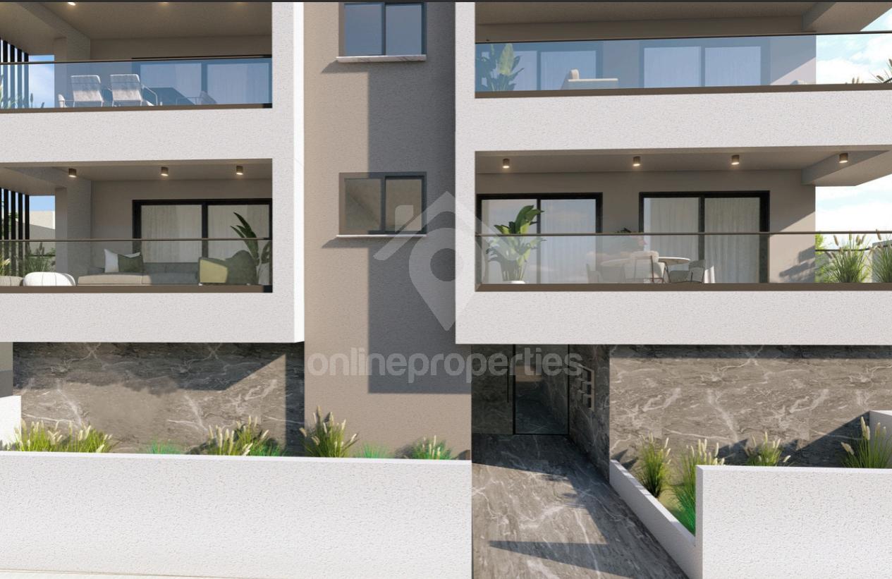 To change image, hover mouse over thumbnails below