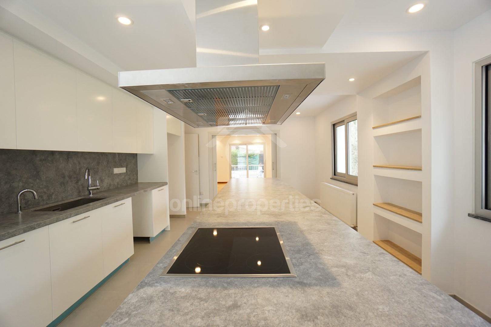 To change image, hover mouse over thumbnails below