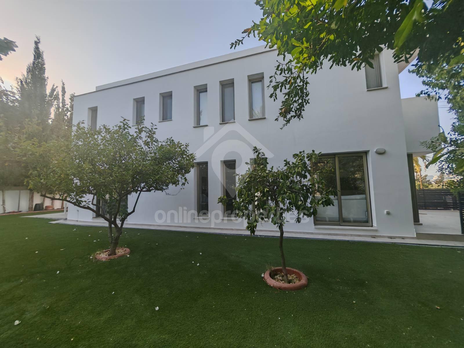 To change image, hover mouse over thumbnails below