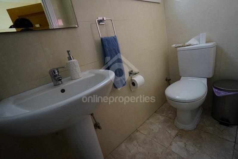 To change image, hover mouse over thumbnails below