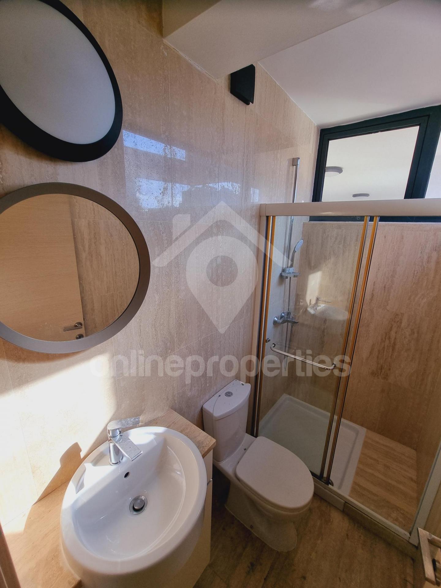 To change image, hover mouse over thumbnails below