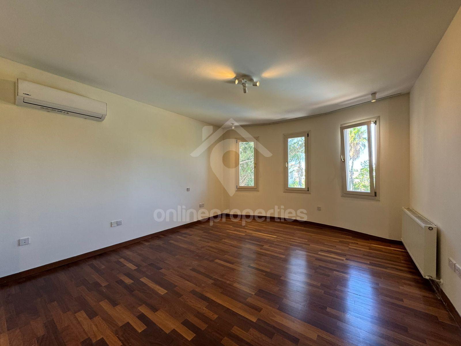 To change image, hover mouse over thumbnails below