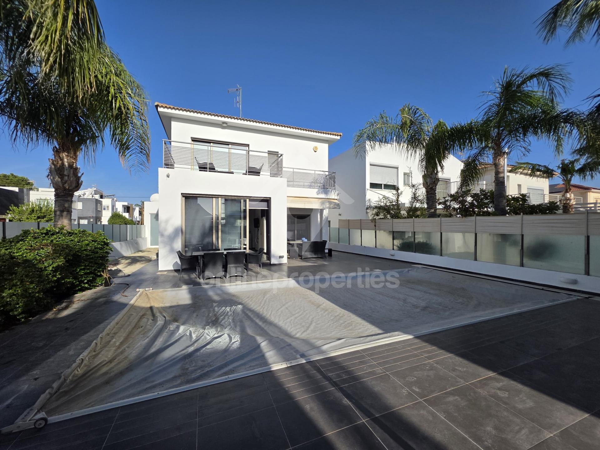 To change image, hover mouse over thumbnails below