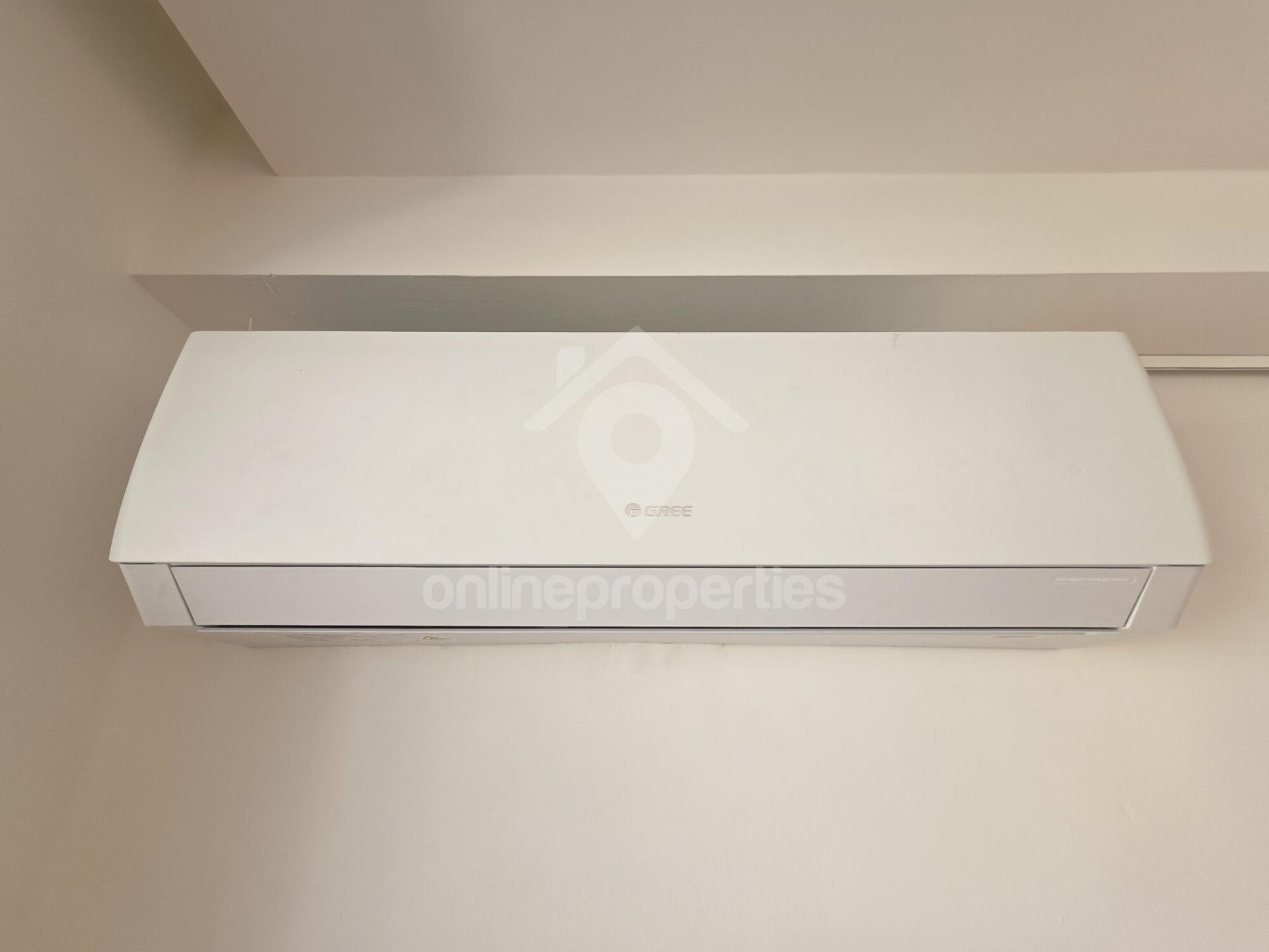 To change image, hover mouse over thumbnails below