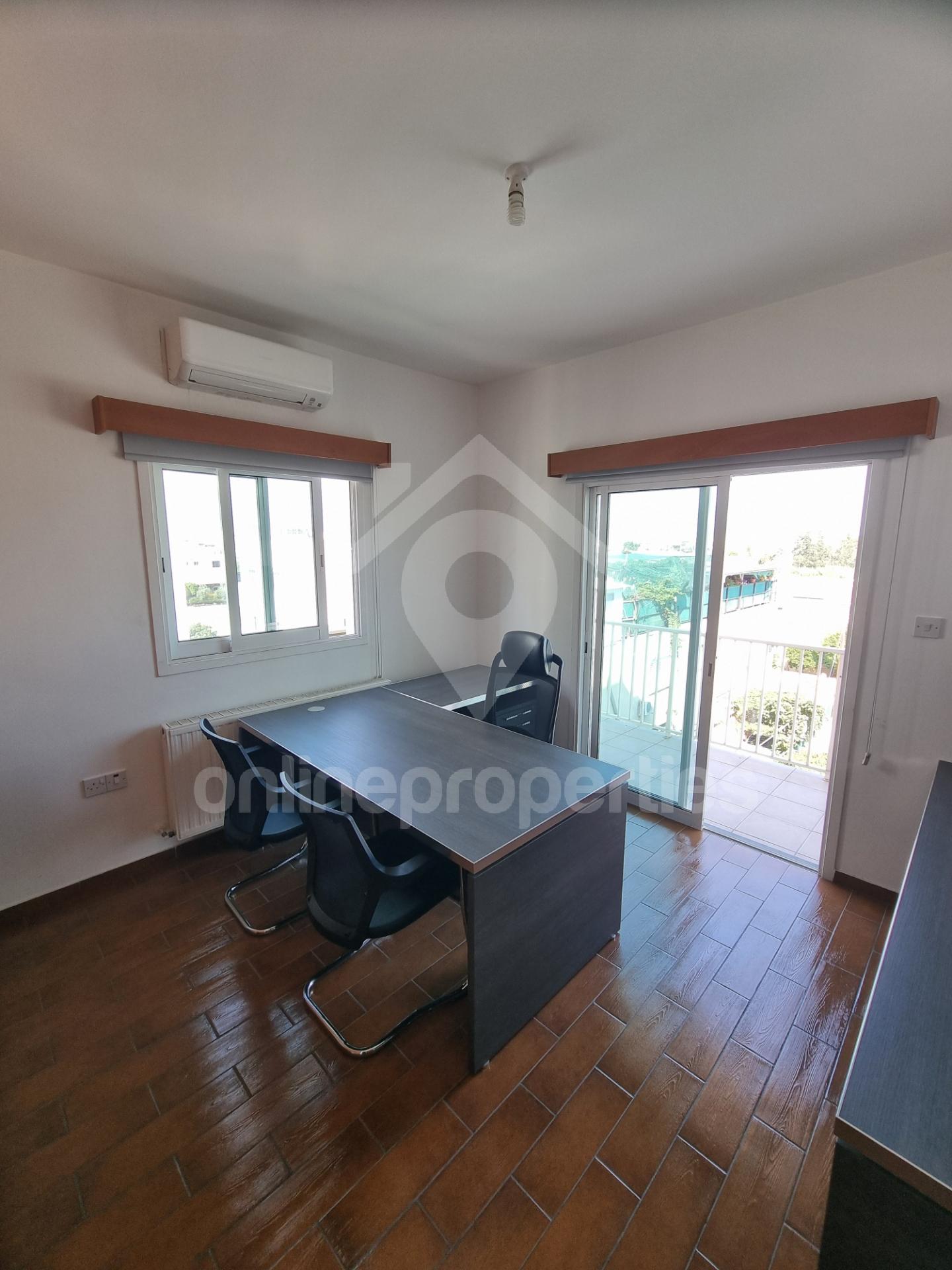 To change image, hover mouse over thumbnails below