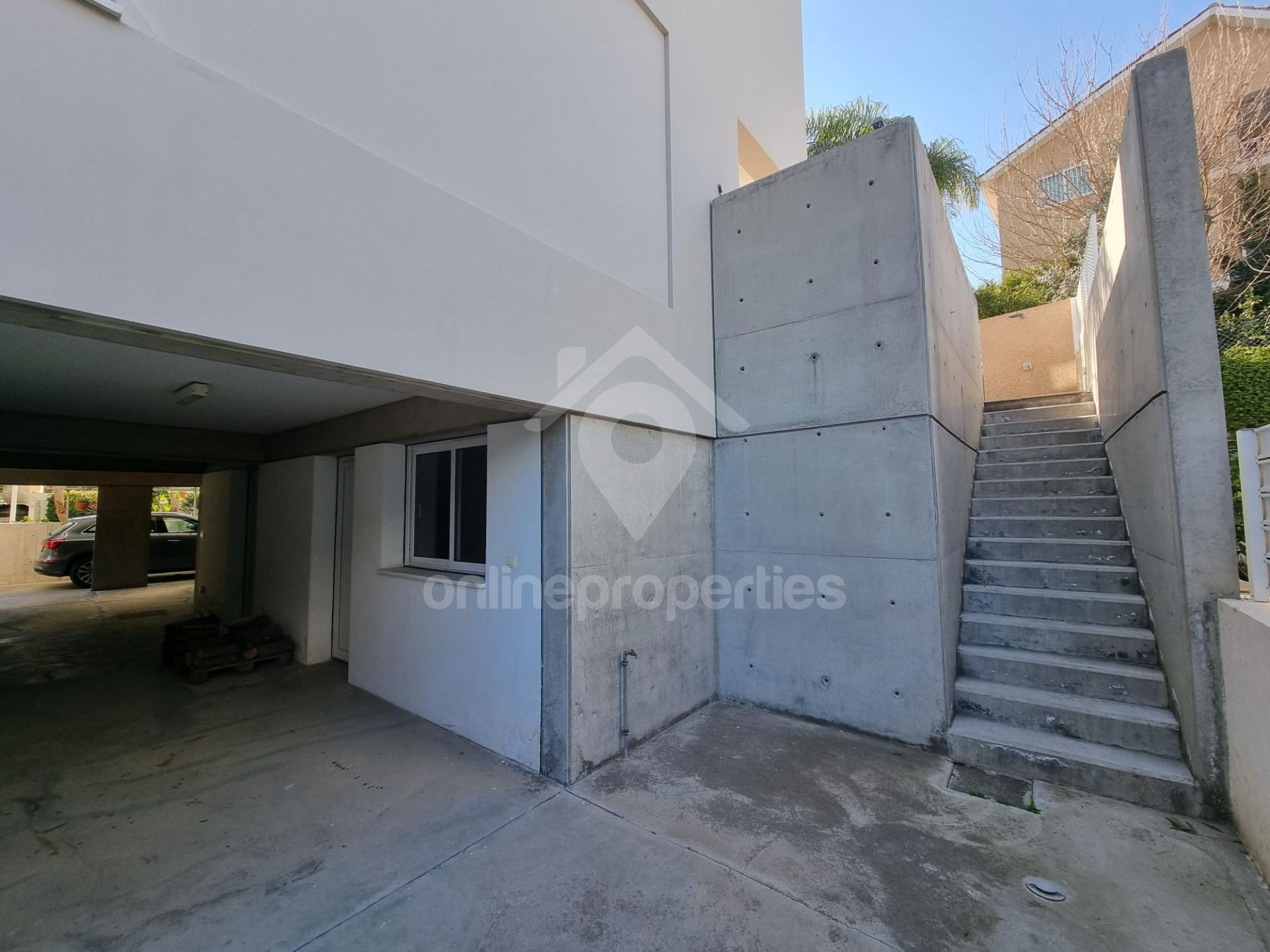 To change image, hover mouse over thumbnails below