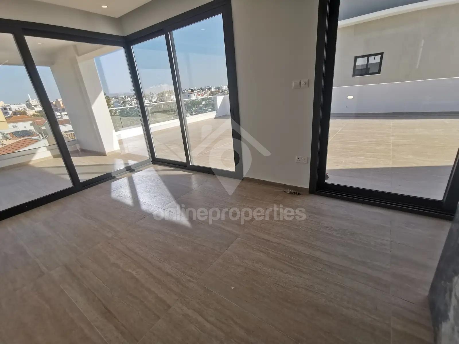 To change image, hover mouse over thumbnails below