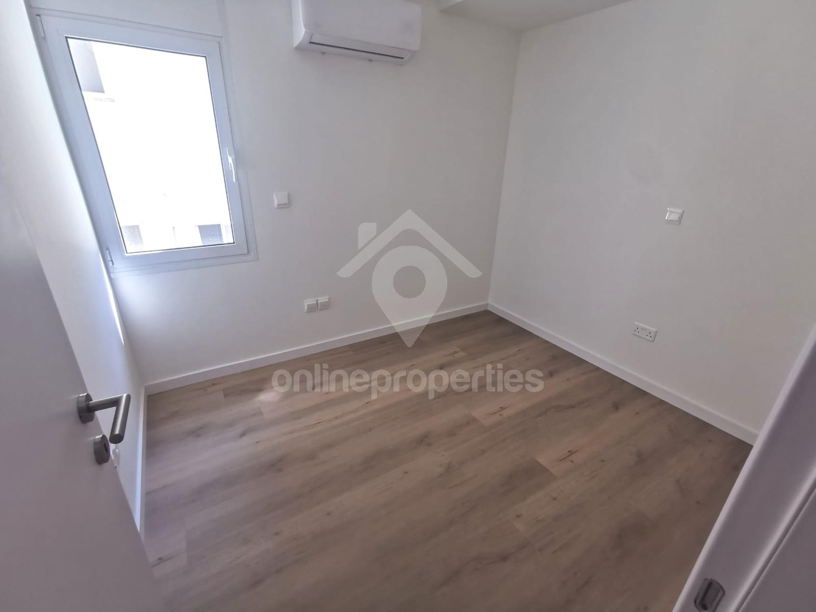 To change image, hover mouse over thumbnails below