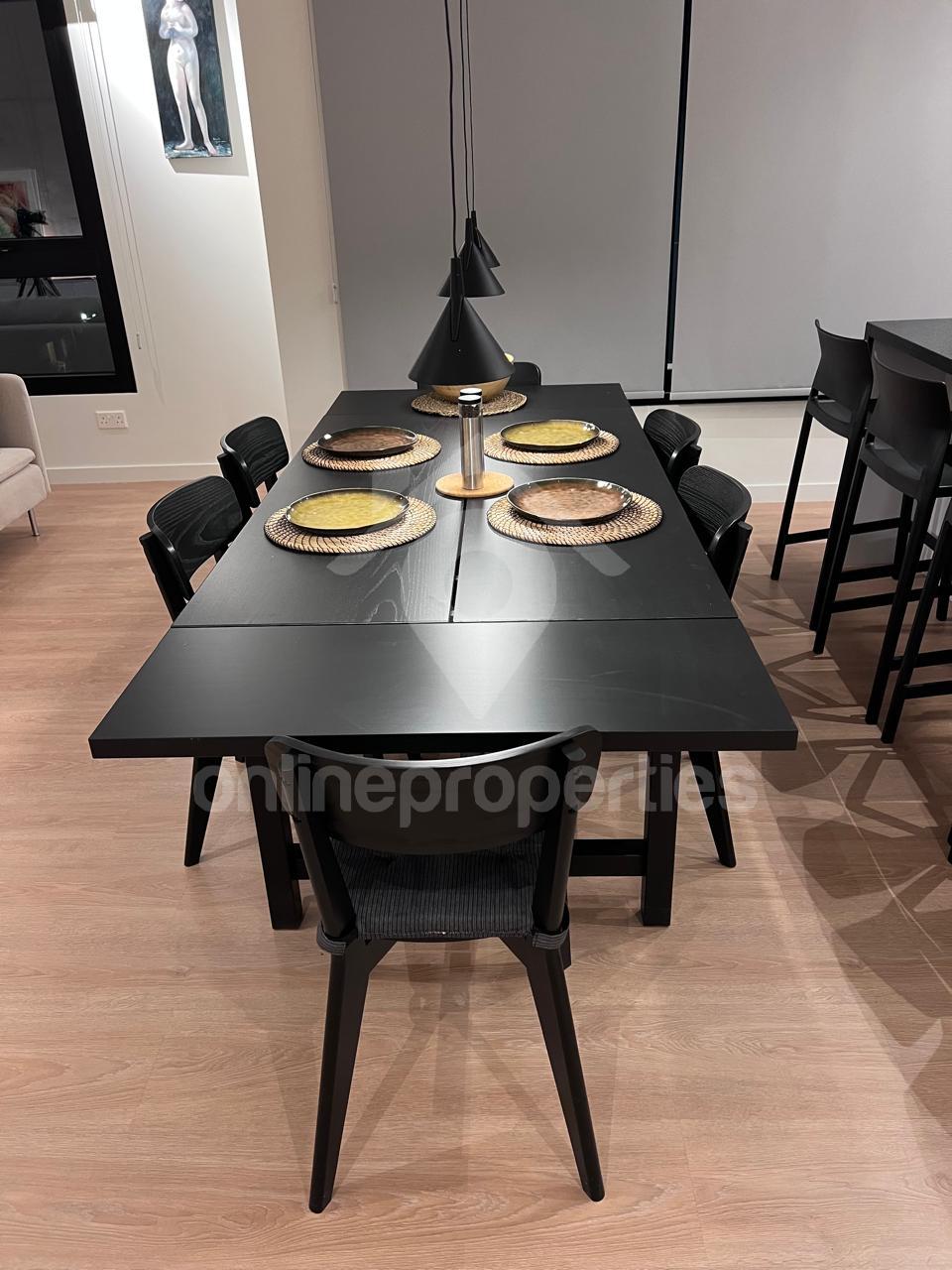 To change image, hover mouse over thumbnails below