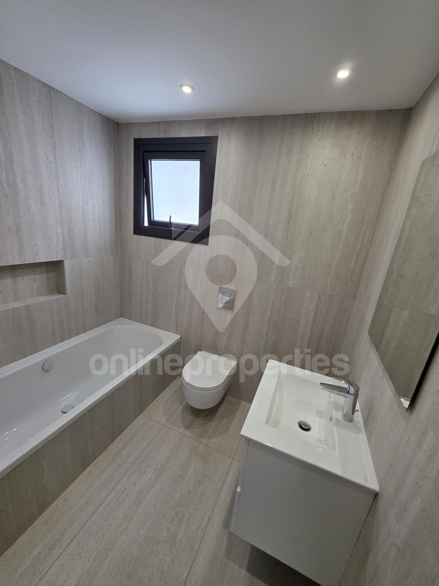 To change image, hover mouse over thumbnails below