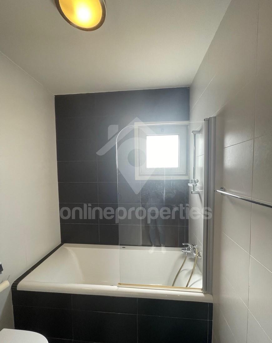 To change image, hover mouse over thumbnails below