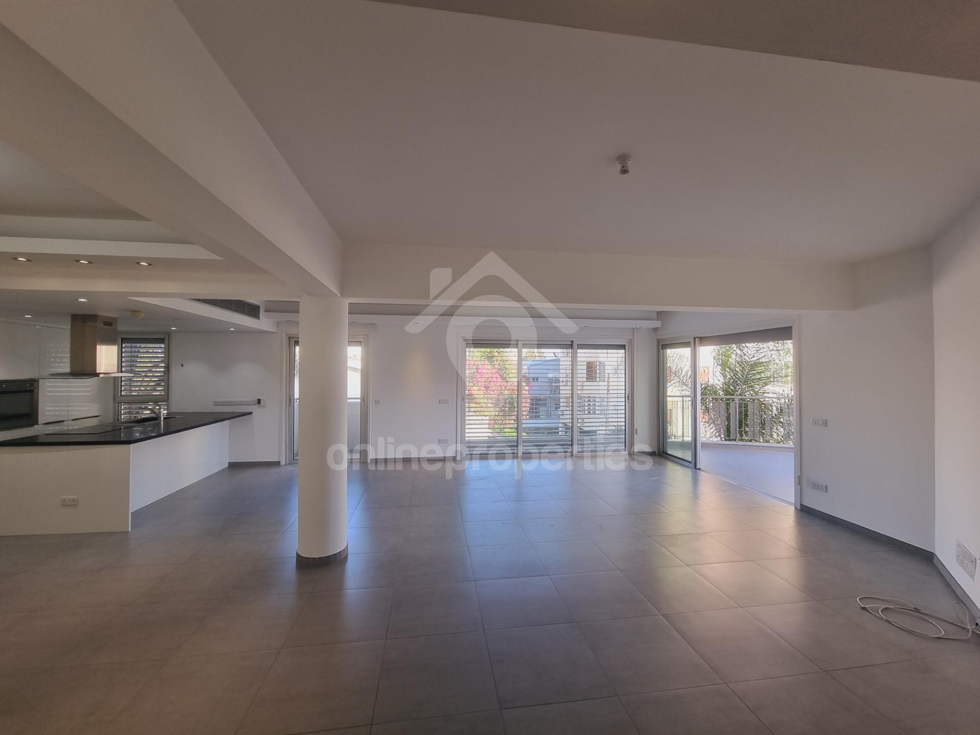 To change image, hover mouse over thumbnails below