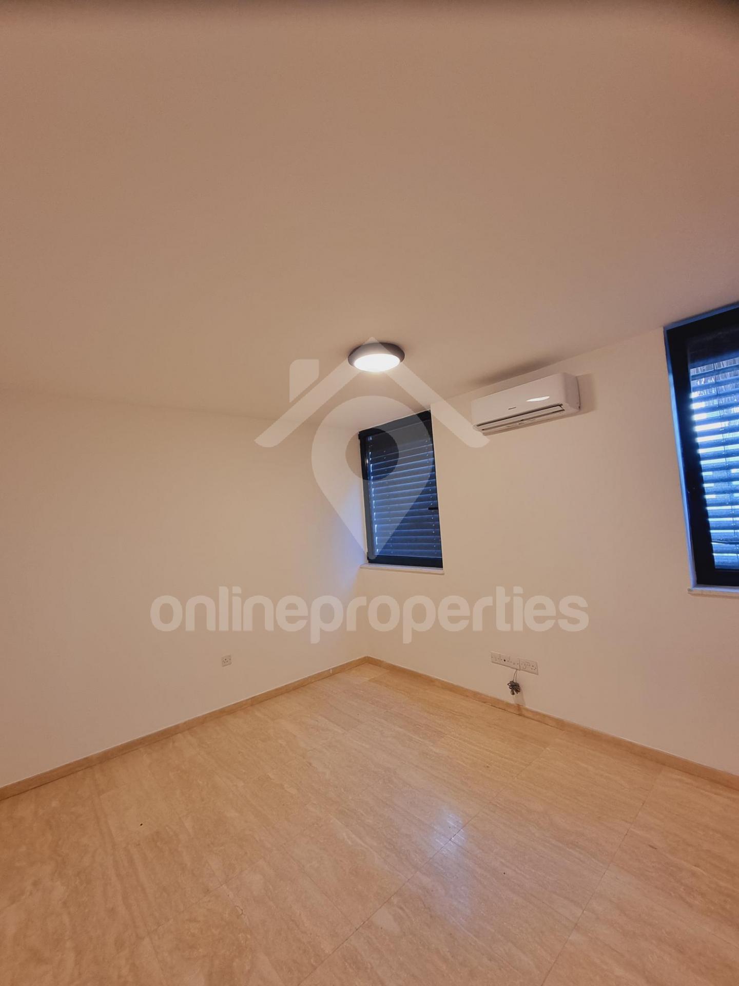 To change image, hover mouse over thumbnails below