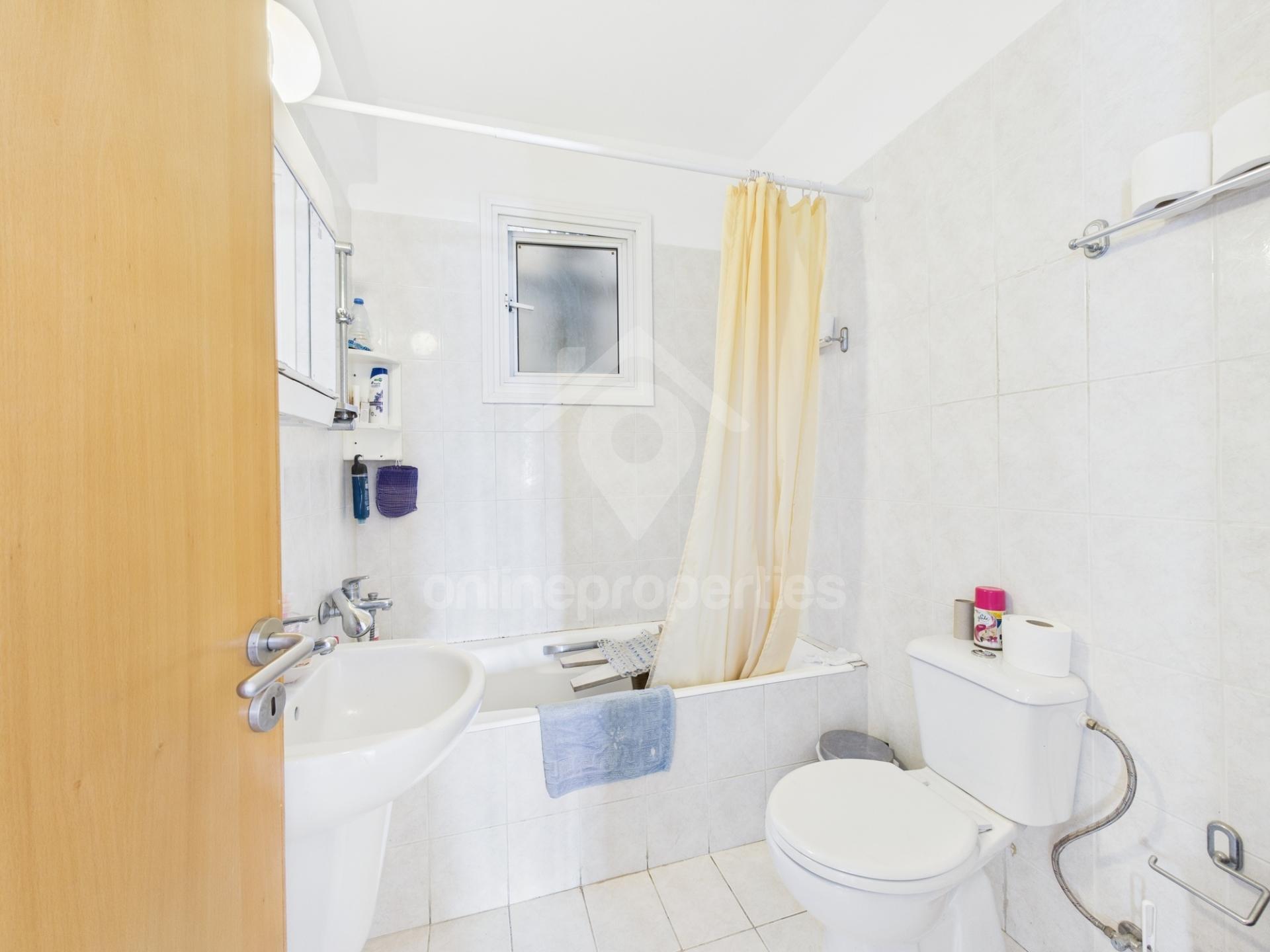 To change image, hover mouse over thumbnails below