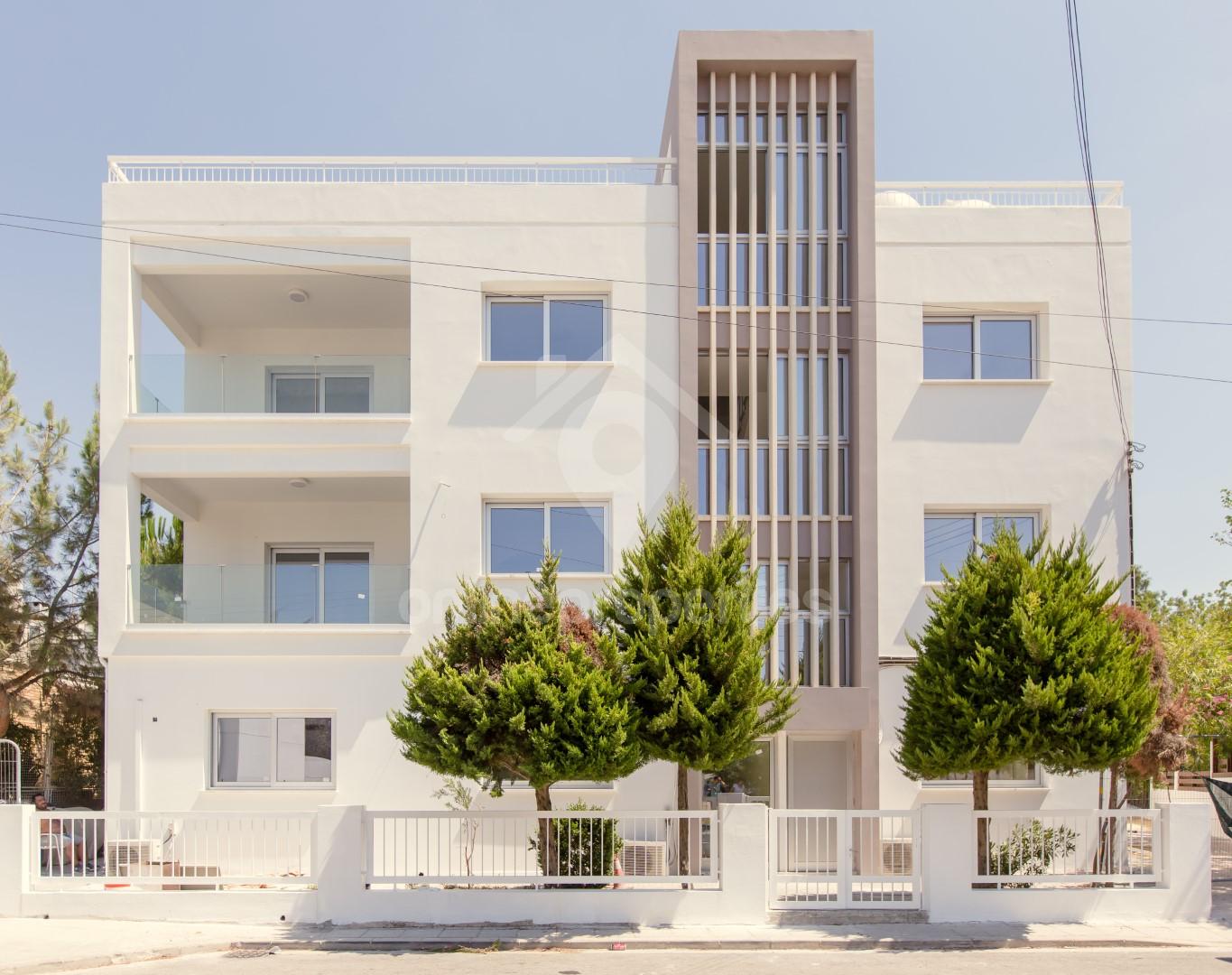 Featured Whole Floor 4 bedroom flat, located close to the city center