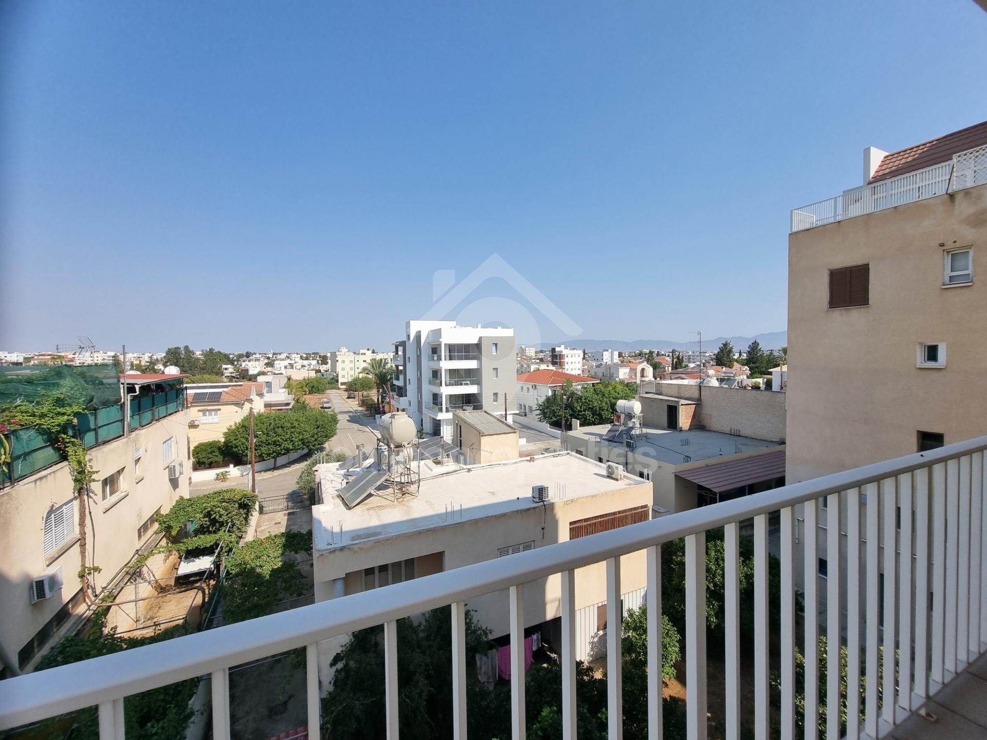 To change image, hover mouse over thumbnails below