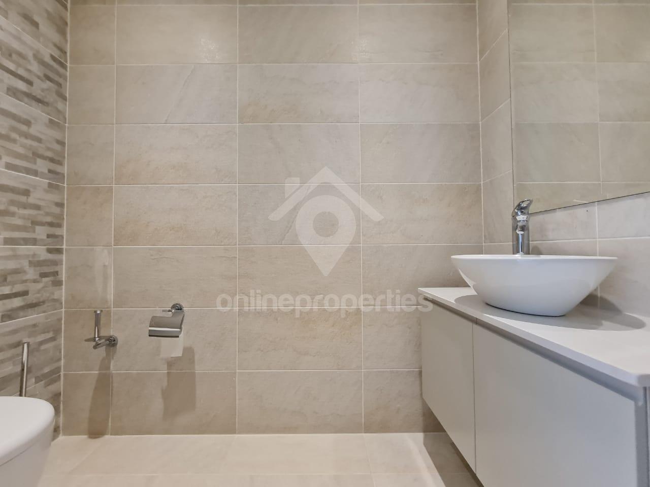 To change image, hover mouse over thumbnails below